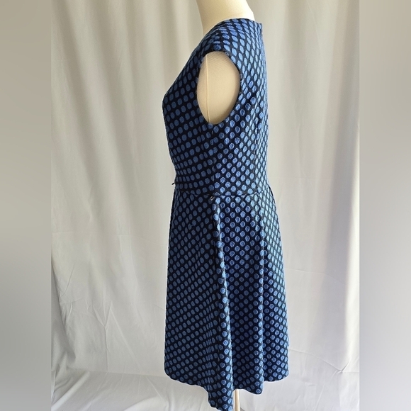 Maggy London Black Fit and Flare Sleeveless Mini Dress Blue Polka Dots Sz 10 - Picture 5 of 9